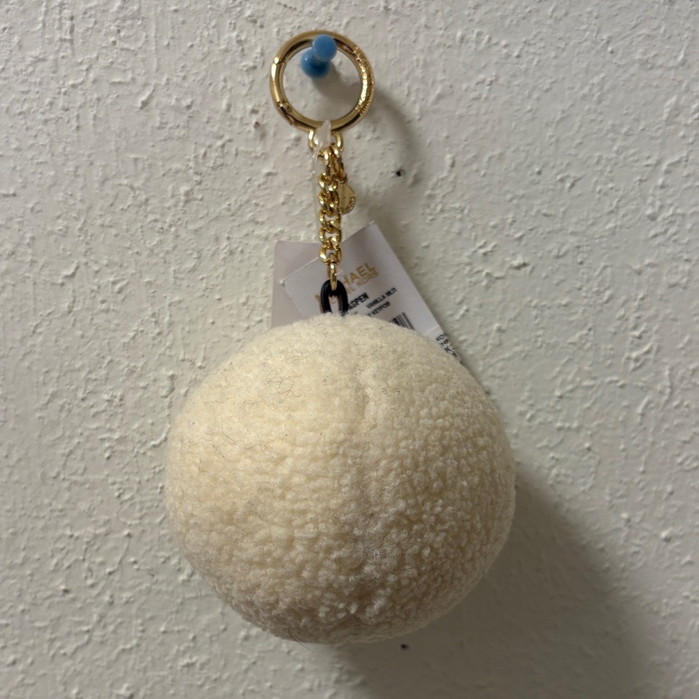 🆕️ MICHAEL Michael Kors Shearling Pom Pom Key/Bag Charm in GOLD/NATURAL